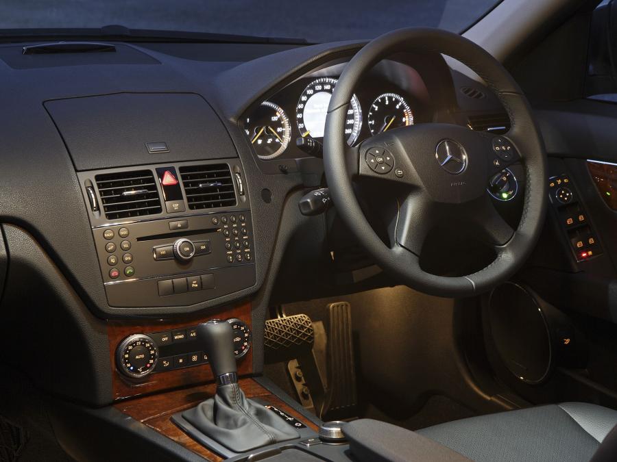  Mercedes-Benz C220 CDI )AU) 2007 года  (фото 4 из 15)